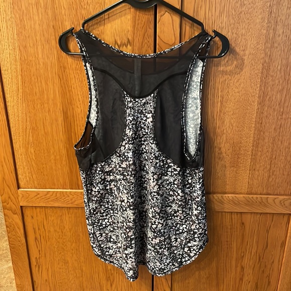Lululemon tank top - Picture 3 of 3